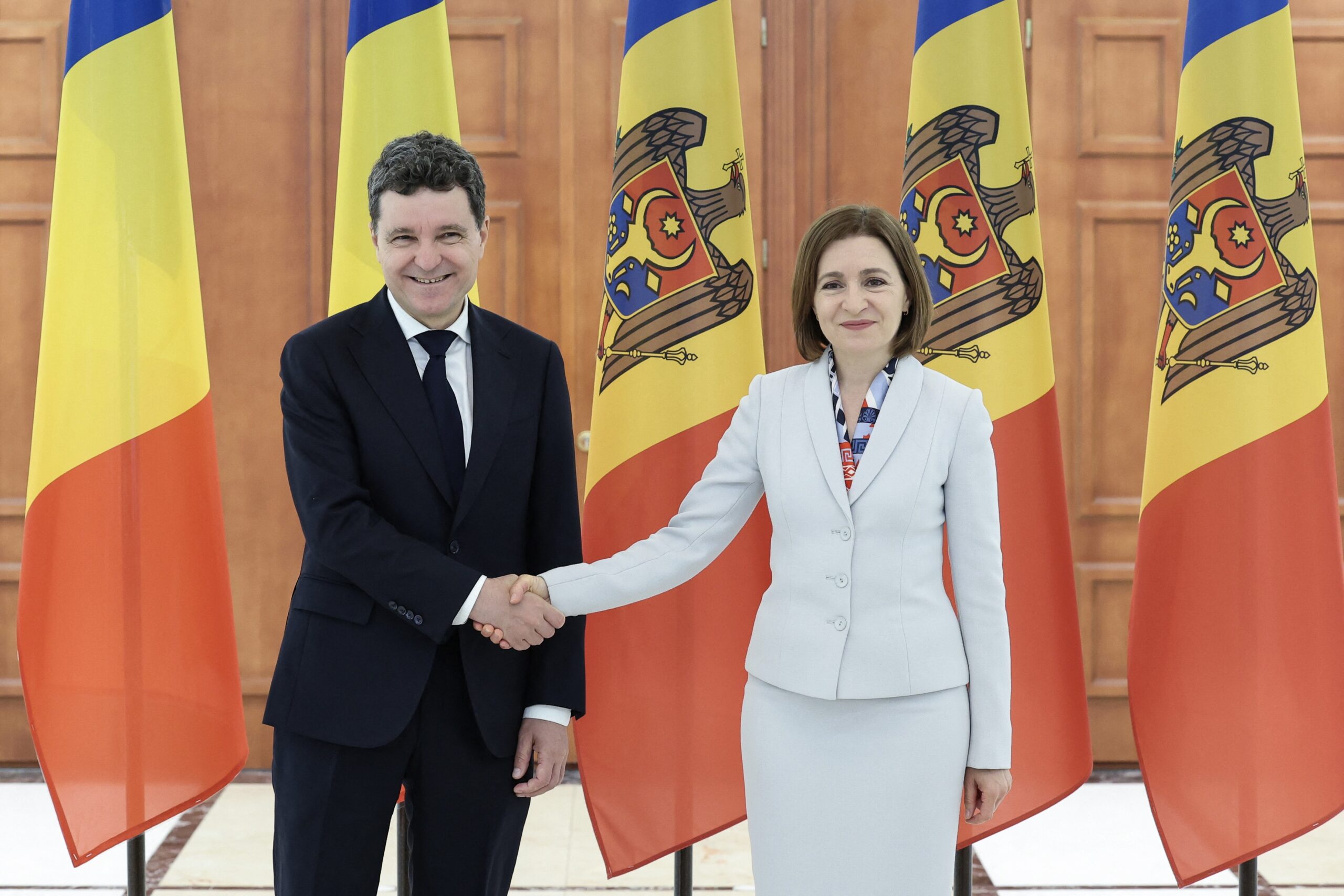 Nicuşor Dan, vizită în R. Moldova, cu prilejul Zilei Limbii Române. Președintele participă la evenimentul „Marea Dictare Naţională”