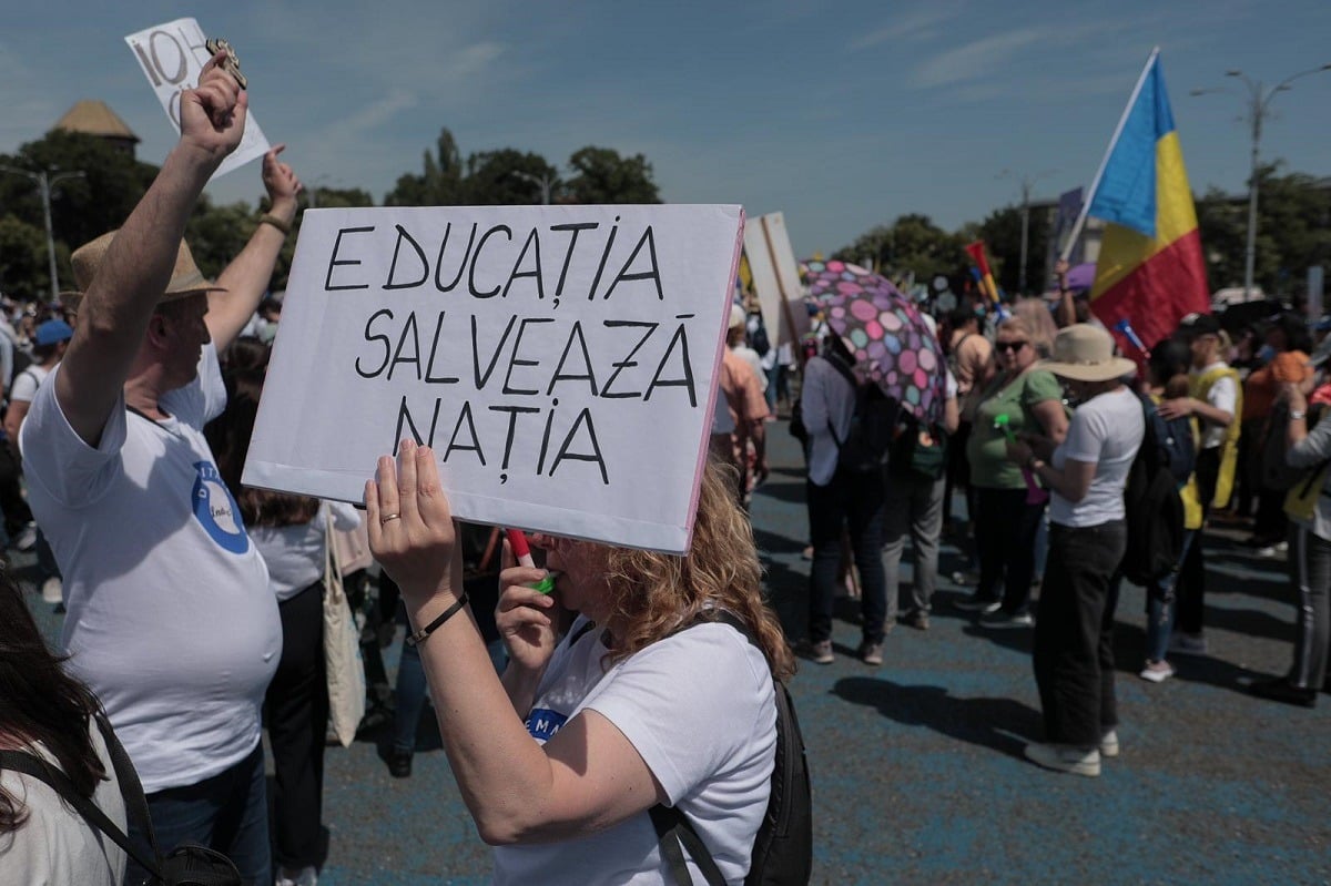 LIVE Anul școlar începe cu protestul profesorilor: marș de la Guvern la Cotroceni, la care sunt așteptați peste 30.000 de participanți / Președintele Nicușor Dan discută cu sindicaliștii la ora 13.30