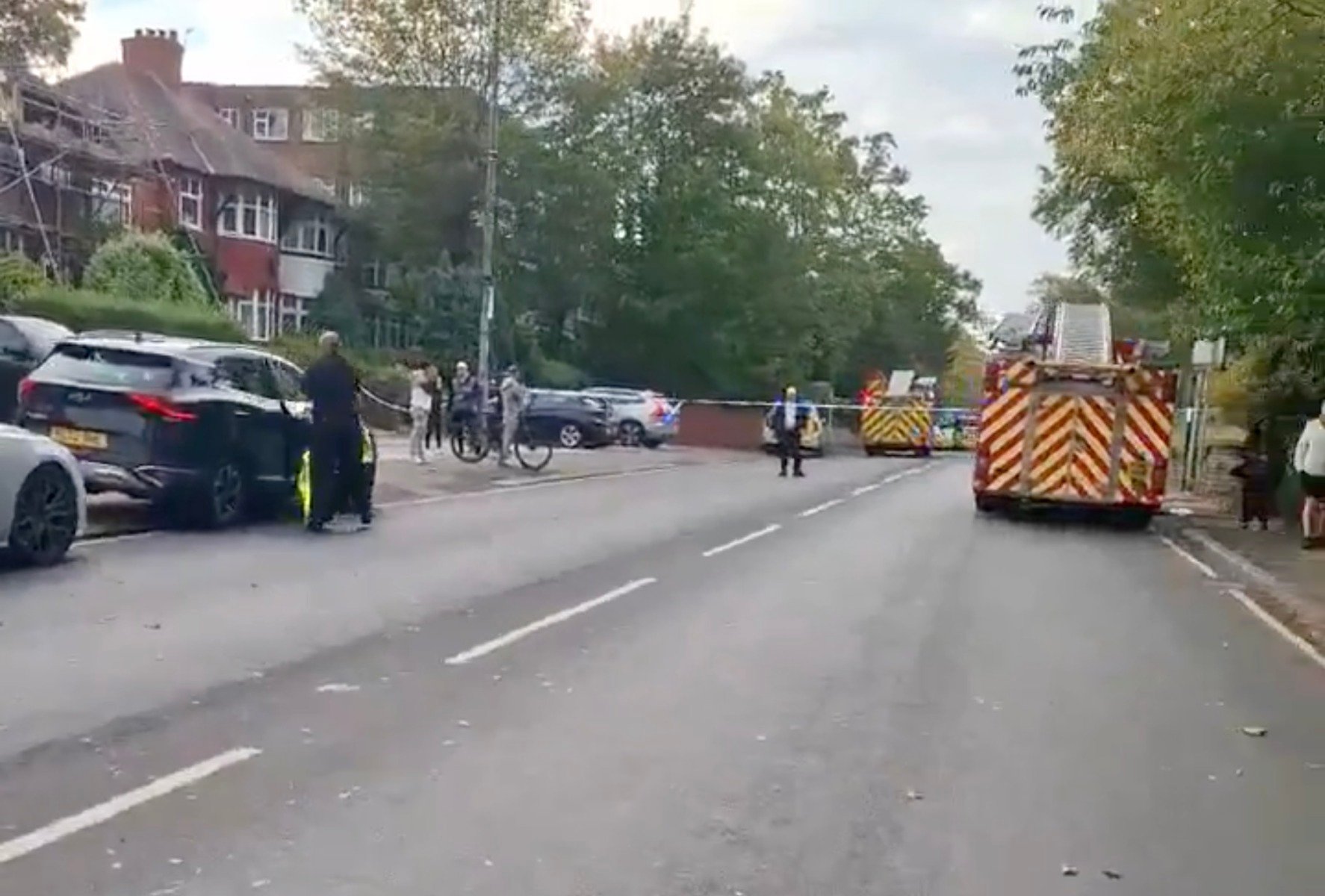 BREAKIMG LIVE Mai multe persoane au fost înjunghiate într-un în atac „terorist” de Yom Kippur la sinagoga din Manchester / Suspectul a fost împușcat
